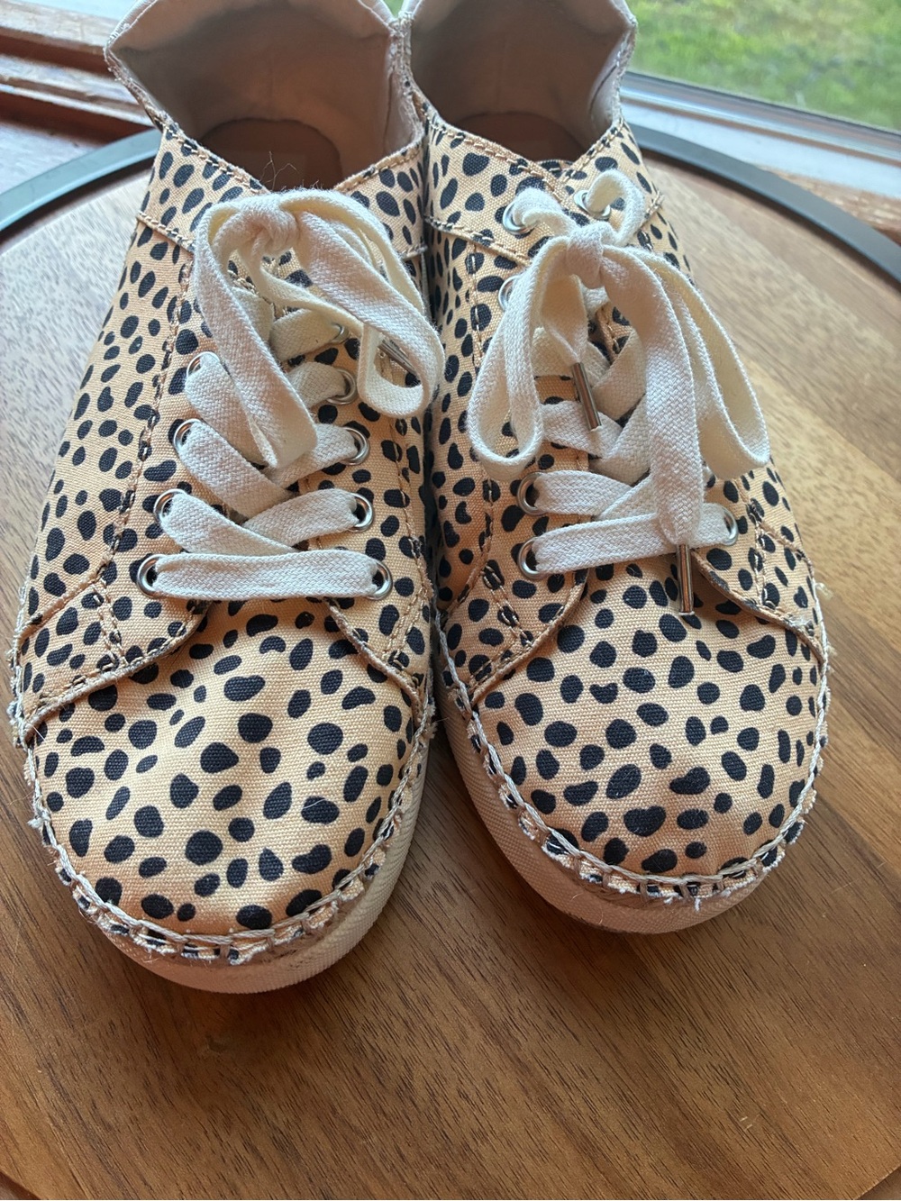 Dolce Vita Leopard Print Lace-Up Sneakers - Cream/Black size 10
